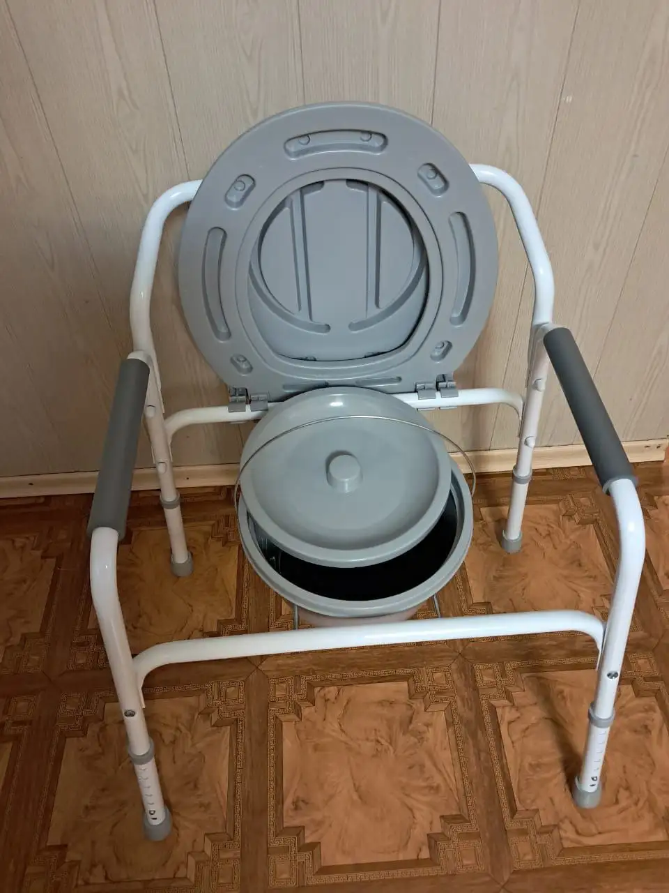 Продам новый стул-туалет - Туалетные стулья (Для дома и дачи) в Орск