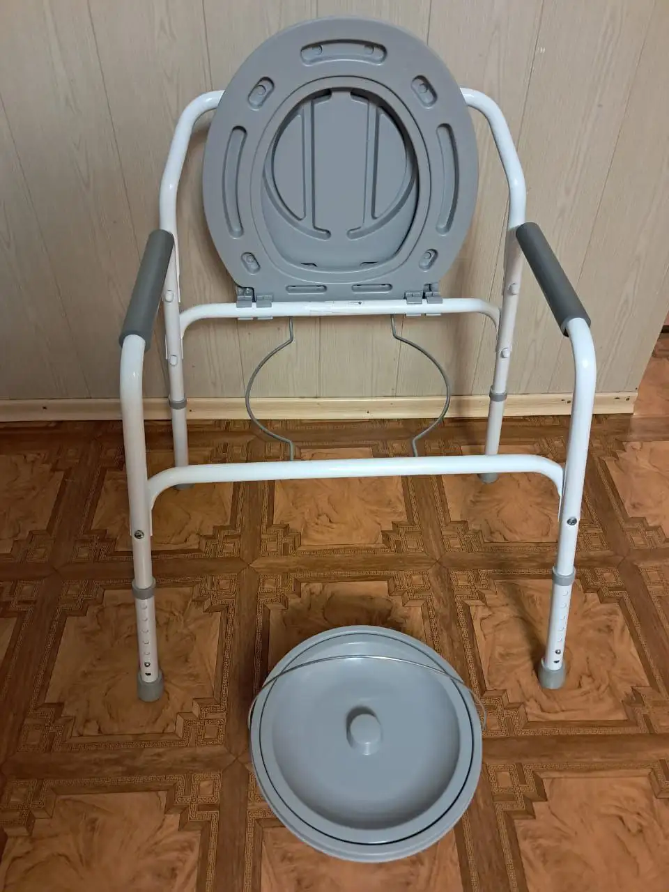 Продам новый стул-туалет - Туалетные стулья (Для дома и дачи) в Орск