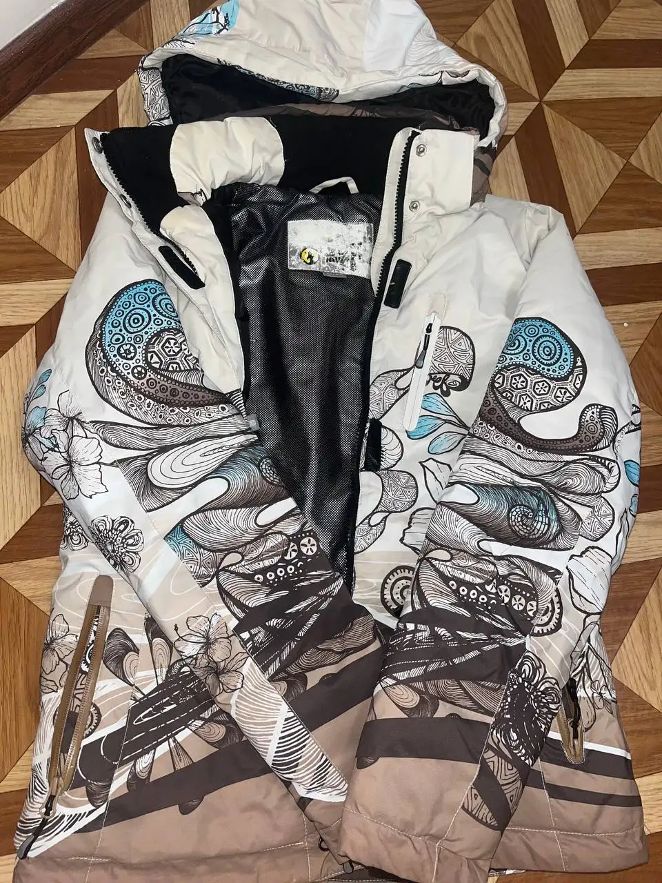 Продам куртку в отличном состоянии - Верхняя одежда (Одежда) в Неизвестно