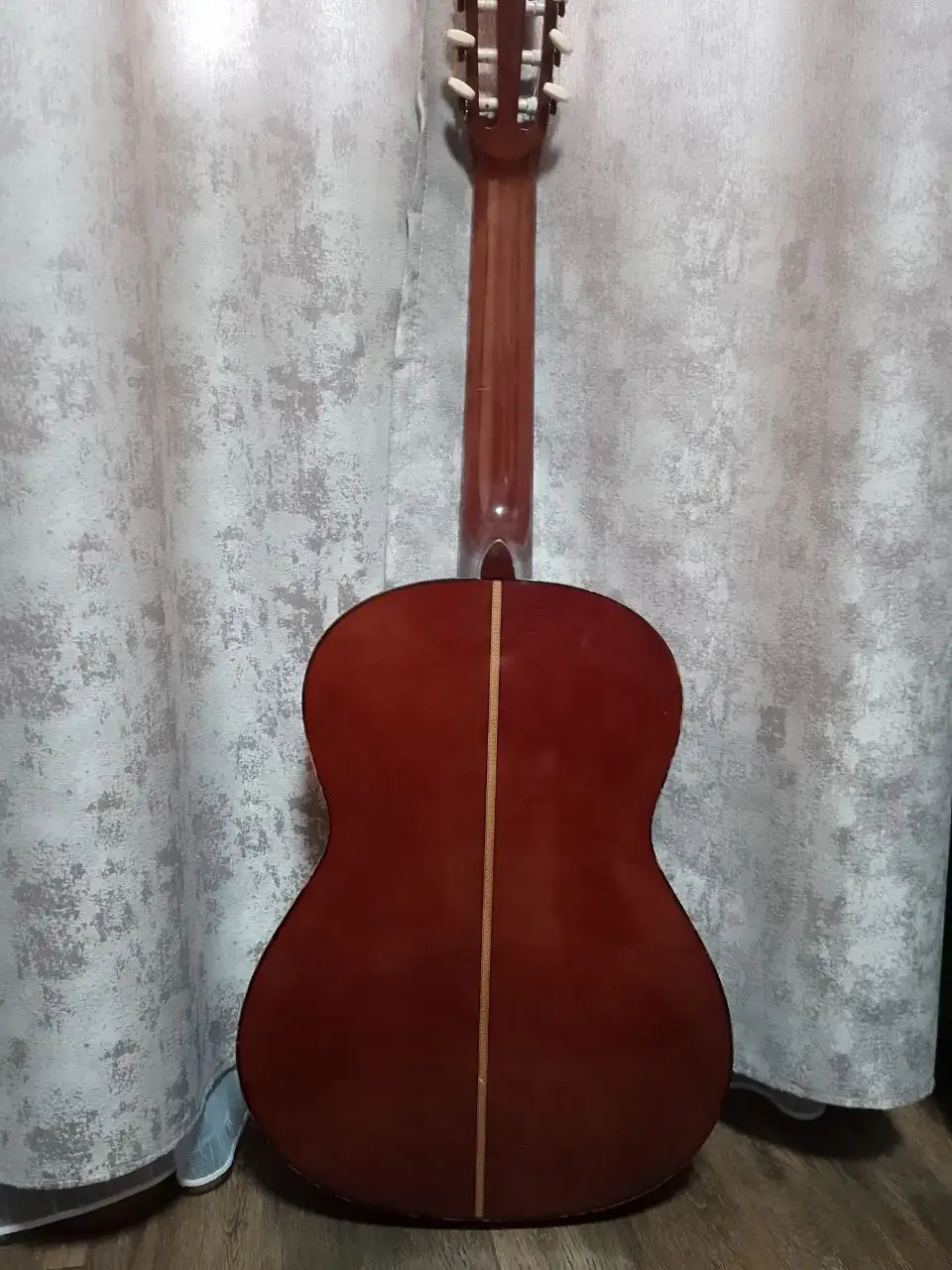 Продам гитару акустическую Veston C-100 - Музыкальные инструменты (Хобби и отдых) в Орск