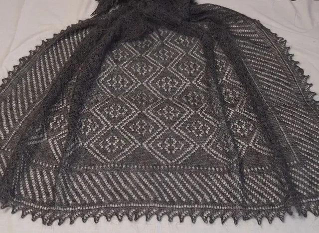 Продажа паутинки и палантинов ручной работы - Одежда в Орск