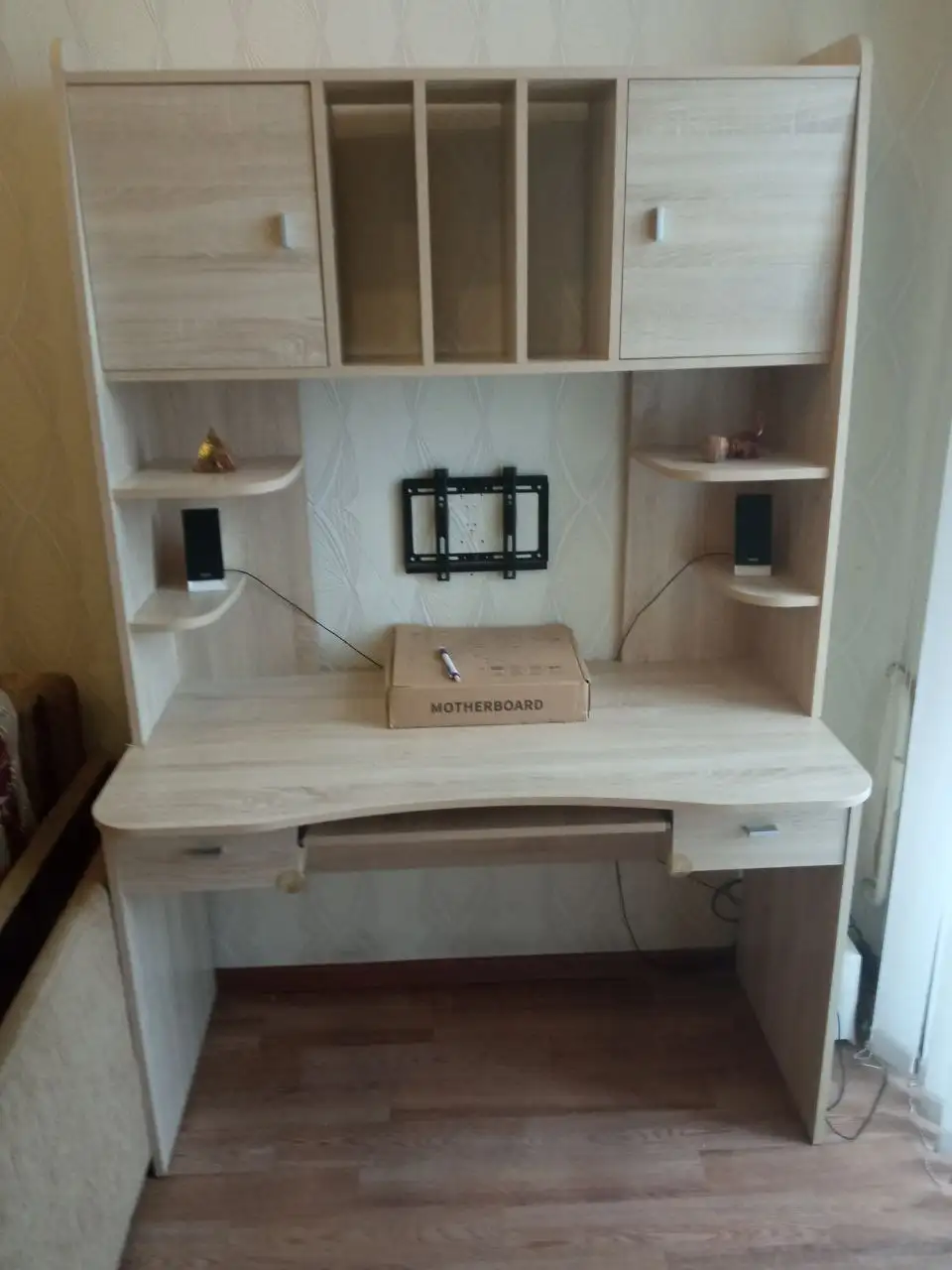 Продам компьютерный стол Бета, цвет Дуб сонома - Мебель (Для дома и дачи) в Орск