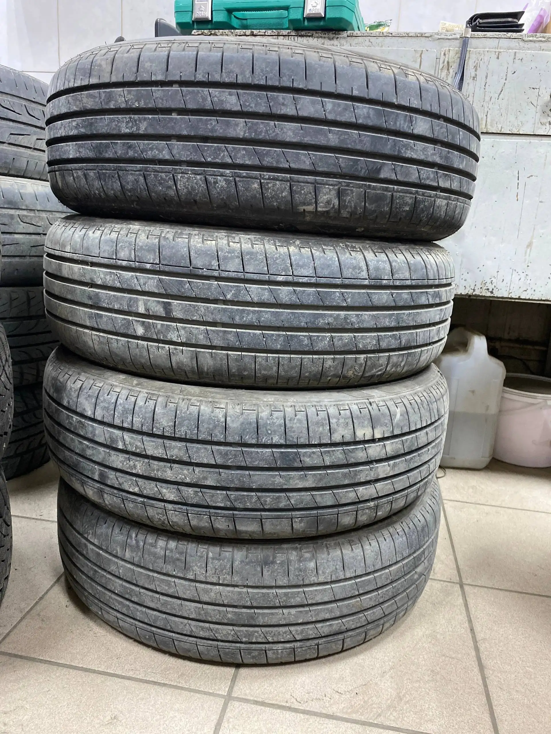 Продам летнюю резину 185/65/15 - Шины и диски (Запчасти) в Орск