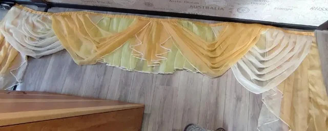 Продам ламбрекен трехметровый желто-песочный - Ювелирные изделия в Орск