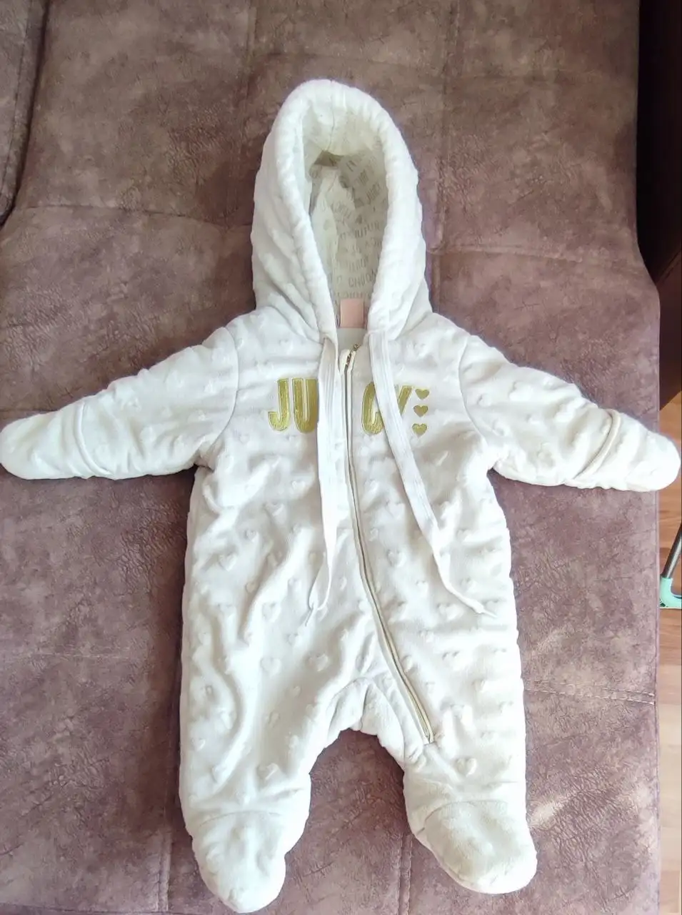 Утеплённый комбинезон для новорождённого белого цвета - Одежда для новорождённых (Товары для детей) в Орск