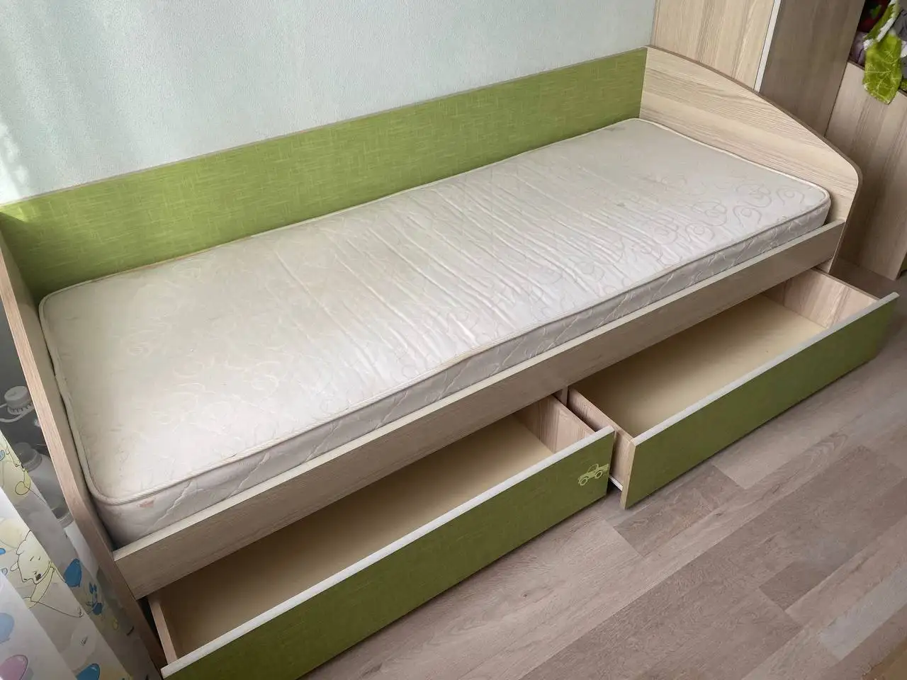 Продам кровать 80х200 с ящиками и матрасом - Мебель (Для дома и дачи) в Орск