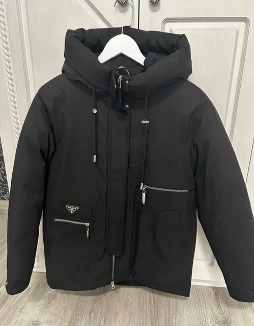 Женская куртка Prada черного цвета - Верхняя одежда в Неизвестно