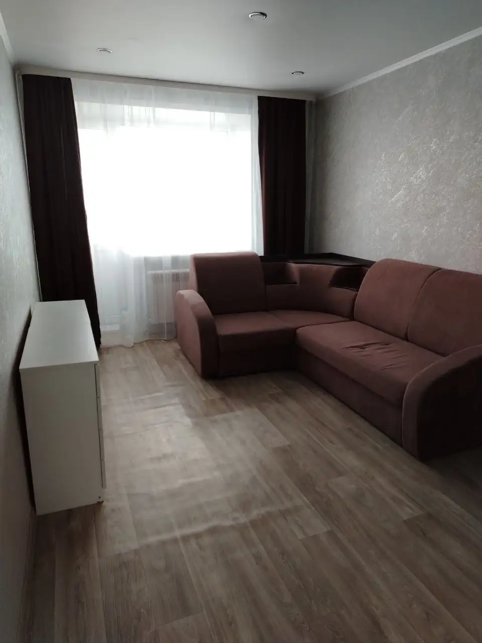 Сдам однокомнатную квартиру после ремонта на длительный срок - Аренда квартир (Недвижимость) в Орск