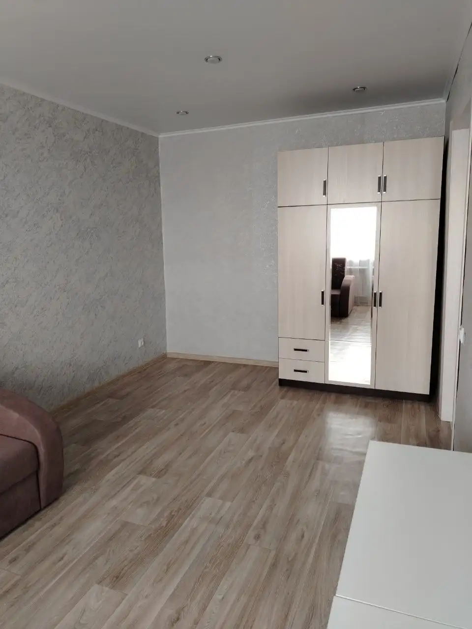 Сдам однокомнатную квартиру после ремонта на длительный срок - Аренда квартир (Недвижимость) в Орск