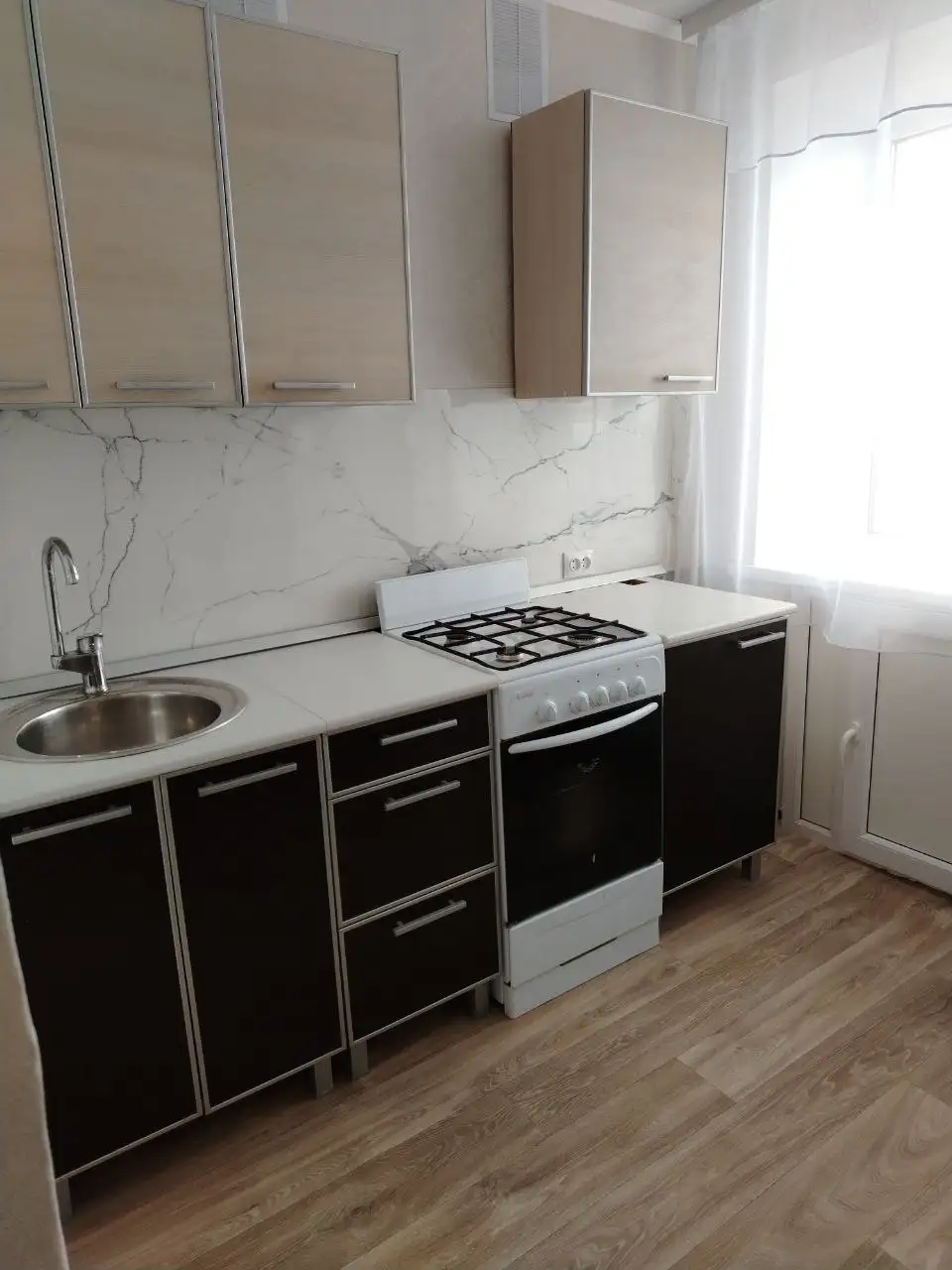 Сдам однокомнатную квартиру после ремонта на длительный срок - Аренда квартир (Недвижимость) в Орск