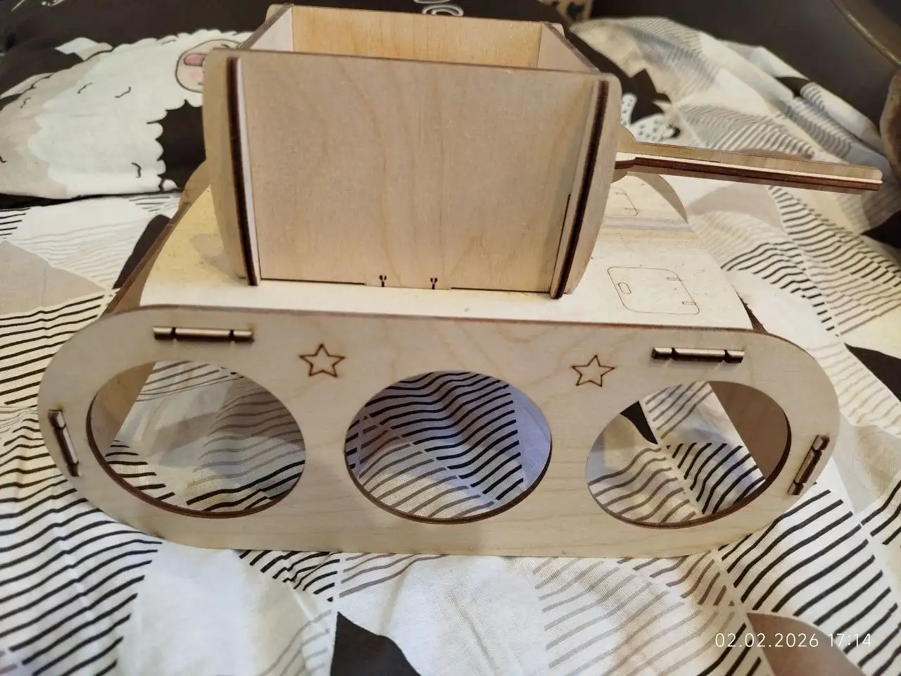 Деревянный танк с отсеком для снеков - Рукоделие/Хэндмейд (Хобби и отдых) в Орск