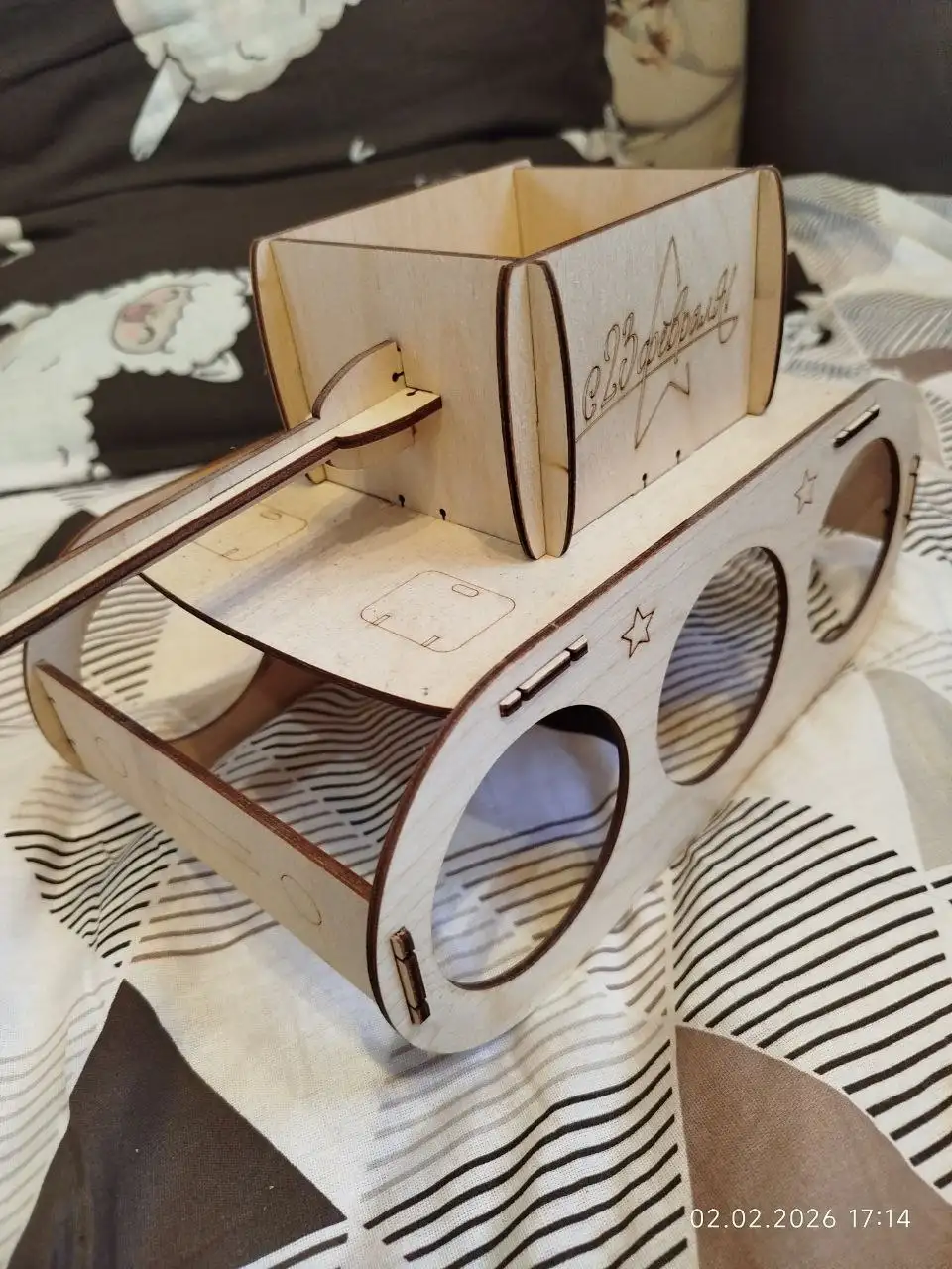 Деревянный танк с отсеком для снеков - Рукоделие/Хэндмейд (Хобби и отдых) в Орск