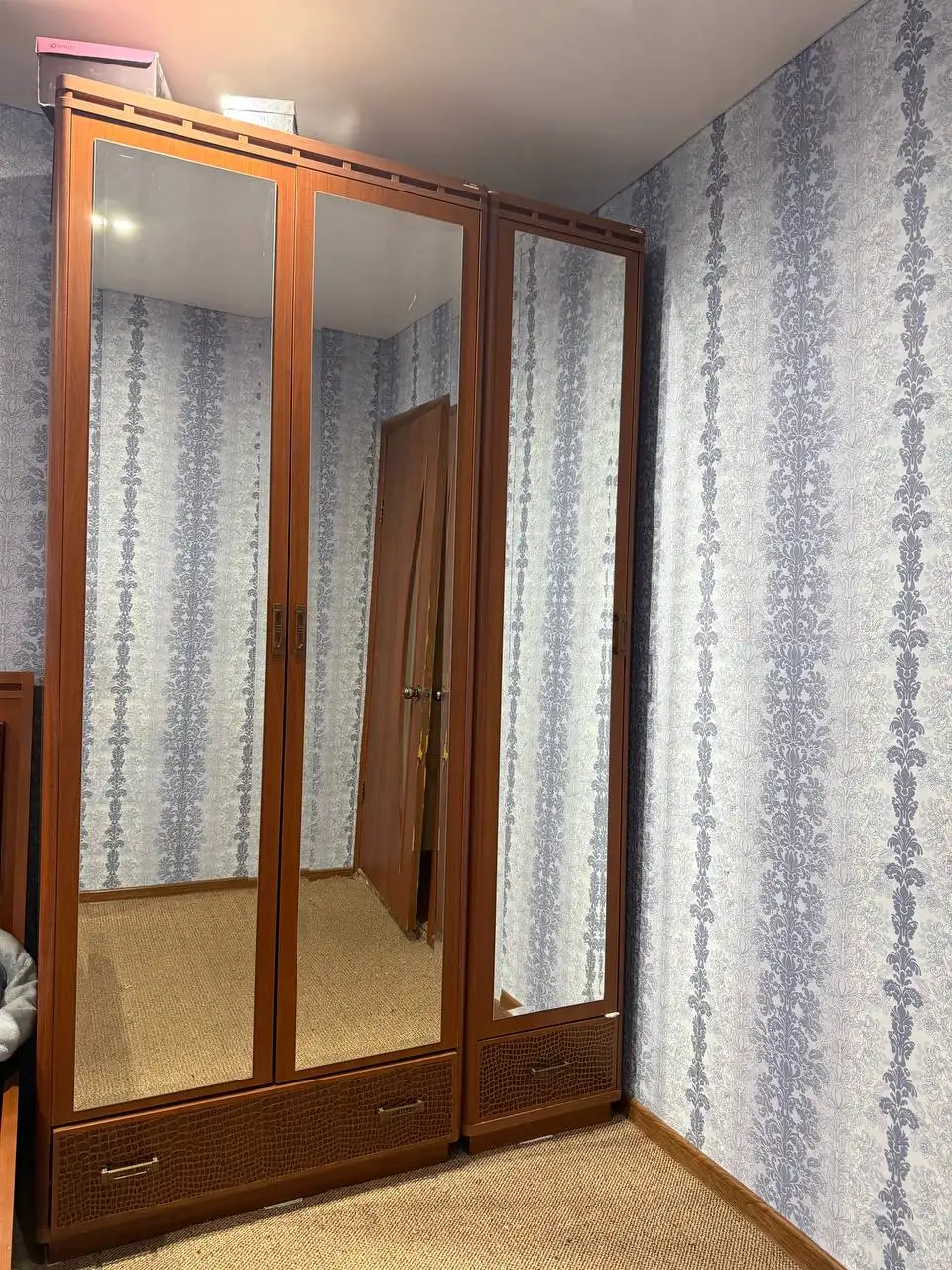 Продам кровать и шкаф - Барахолка в Неизвестно