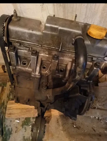 Продам двигатель головка 1,6 блок цилиндров 1,5 - Двигатели в Орск