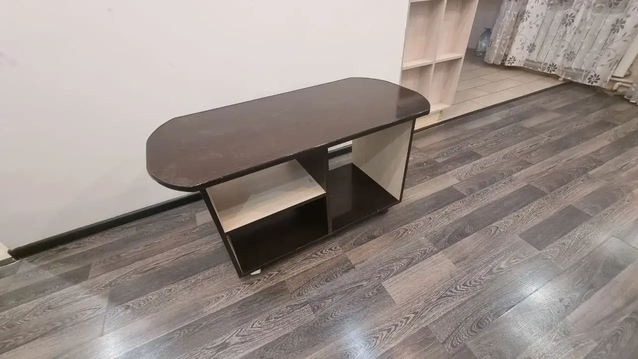 Журнальный столик на колёсиках - Мебель (Барахолка) в Орск