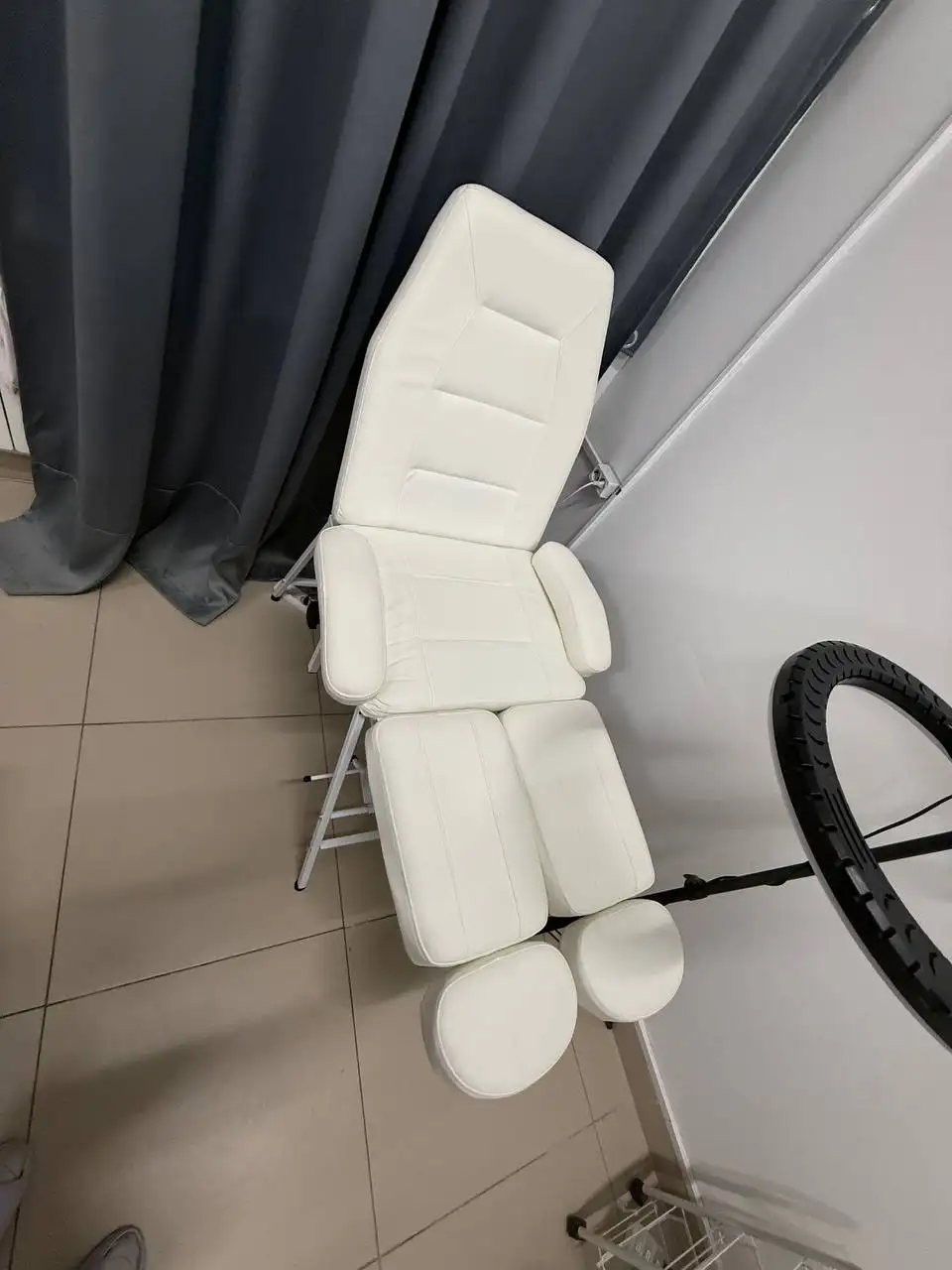 Продам педикюрное кресло - Барахолка в Неизвестно