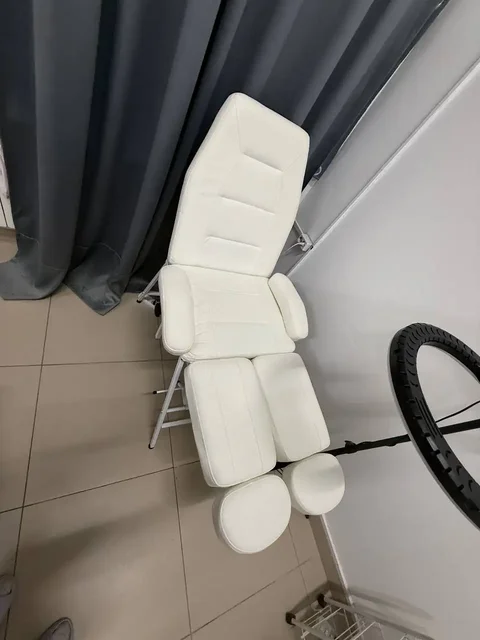 Продам педикюрное кресло - Барахолка в Неизвестно