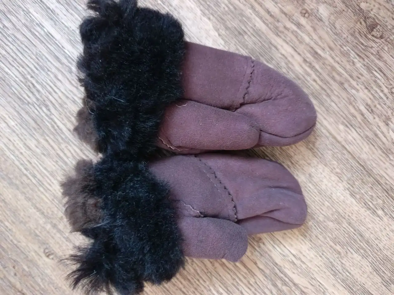 Новые рукавички натуральная замша и мех овчинка на возраст 2-5 лет - Одежда (Товары для детей) в Неизвестно