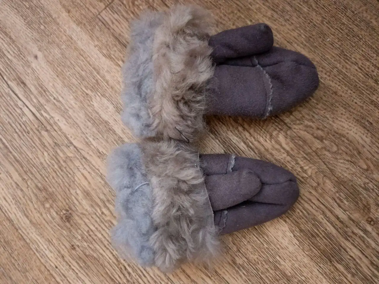 Новые рукавички натуральная замша и мех овчинка на возраст 2-5 лет - Одежда (Товары для детей) в Неизвестно