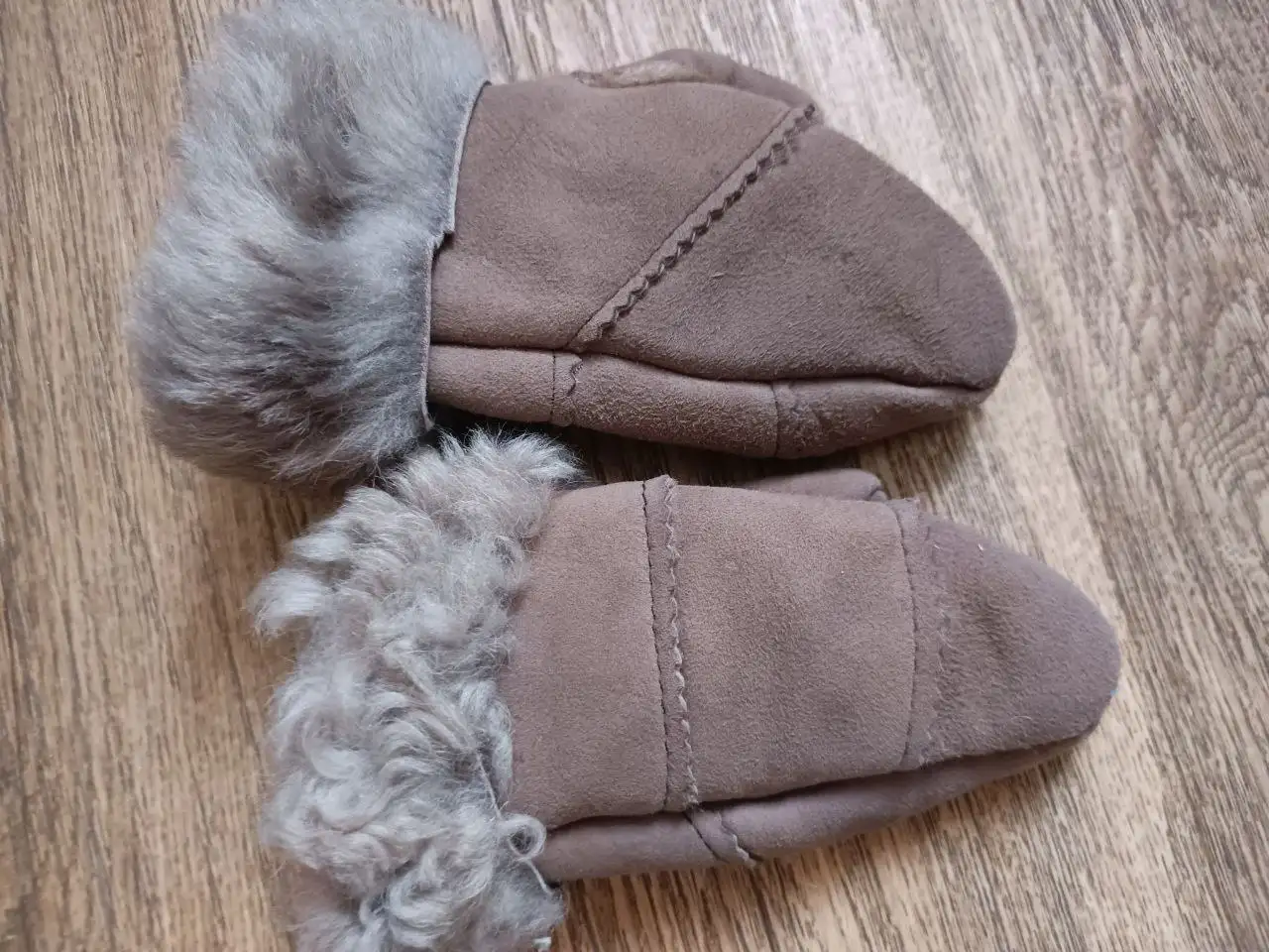 Новые рукавички натуральная замша и мех овчинка на возраст 2-5 лет - Одежда (Товары для детей) в Неизвестно