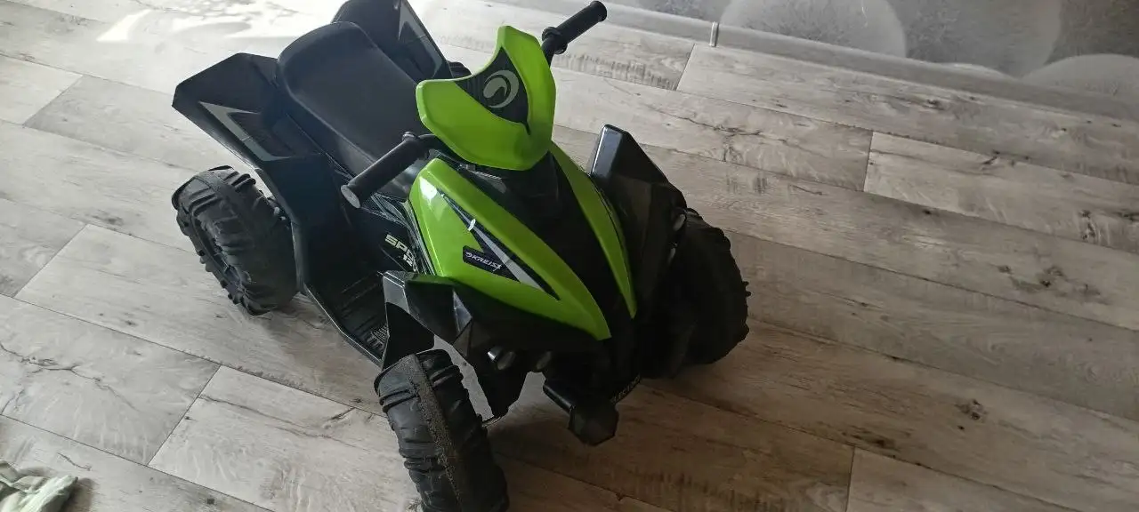 Продажа детского квадроцикла на аккумуляторе - Детский транспорт (Барахолка) в ОРСКая