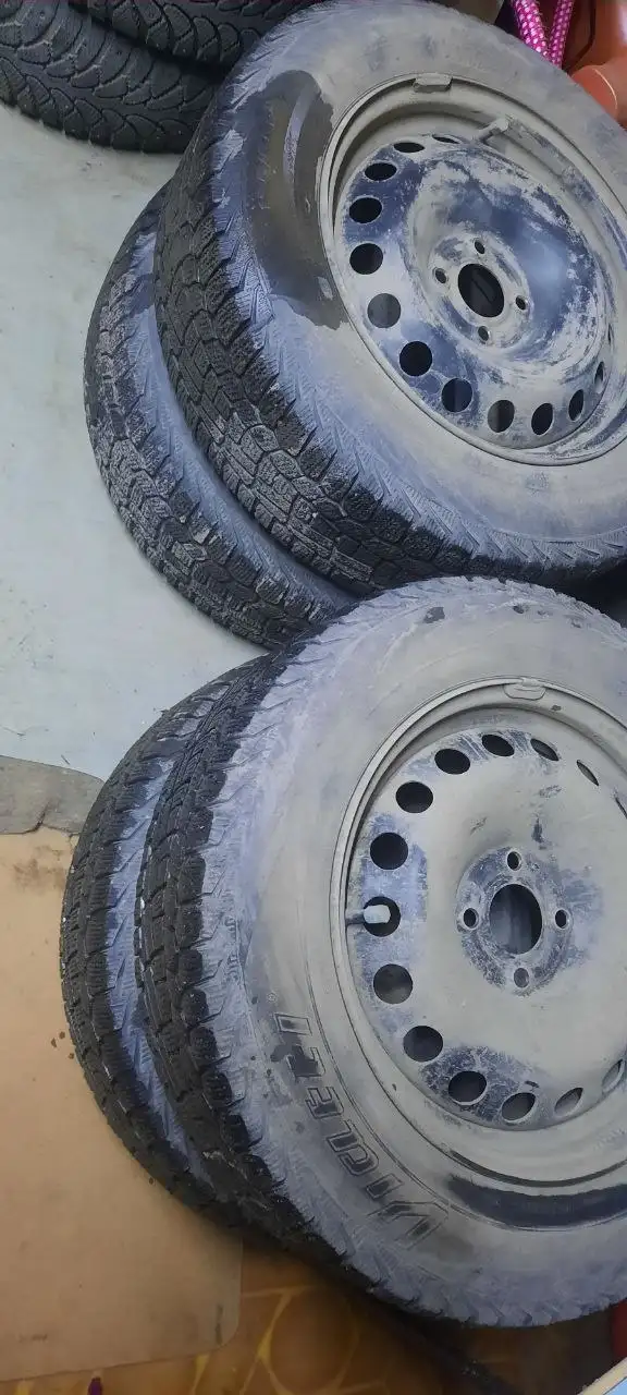 Комплект резины R15 липучка - Шины и диски (Запчасти) в Орск