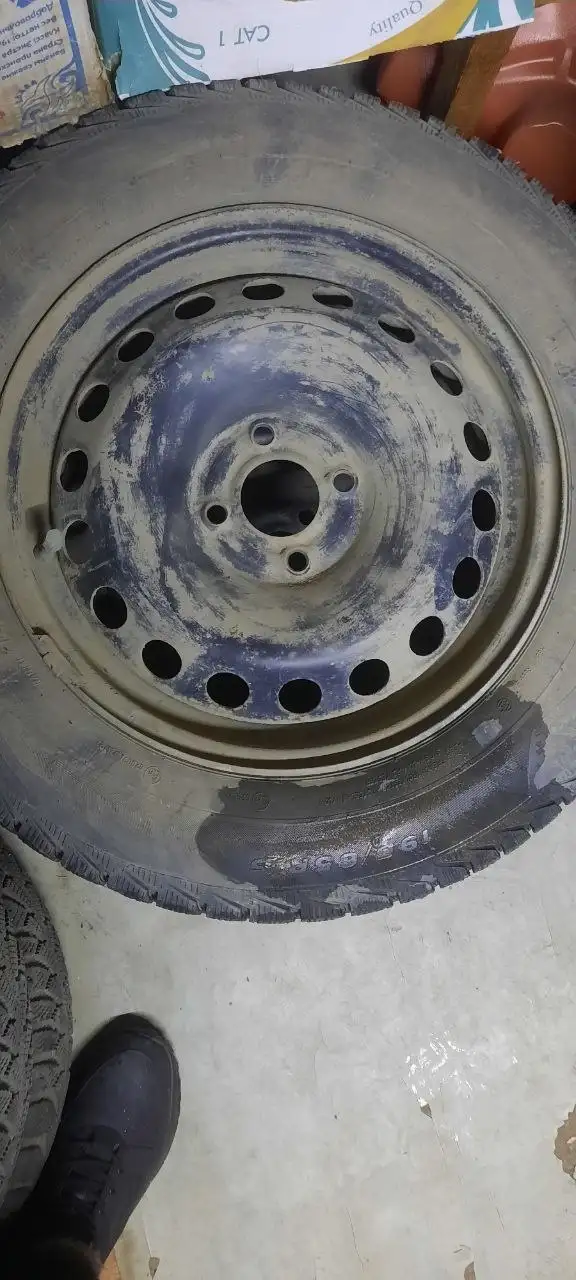 Комплект резины R15 липучка - Шины и диски (Запчасти) в Орск