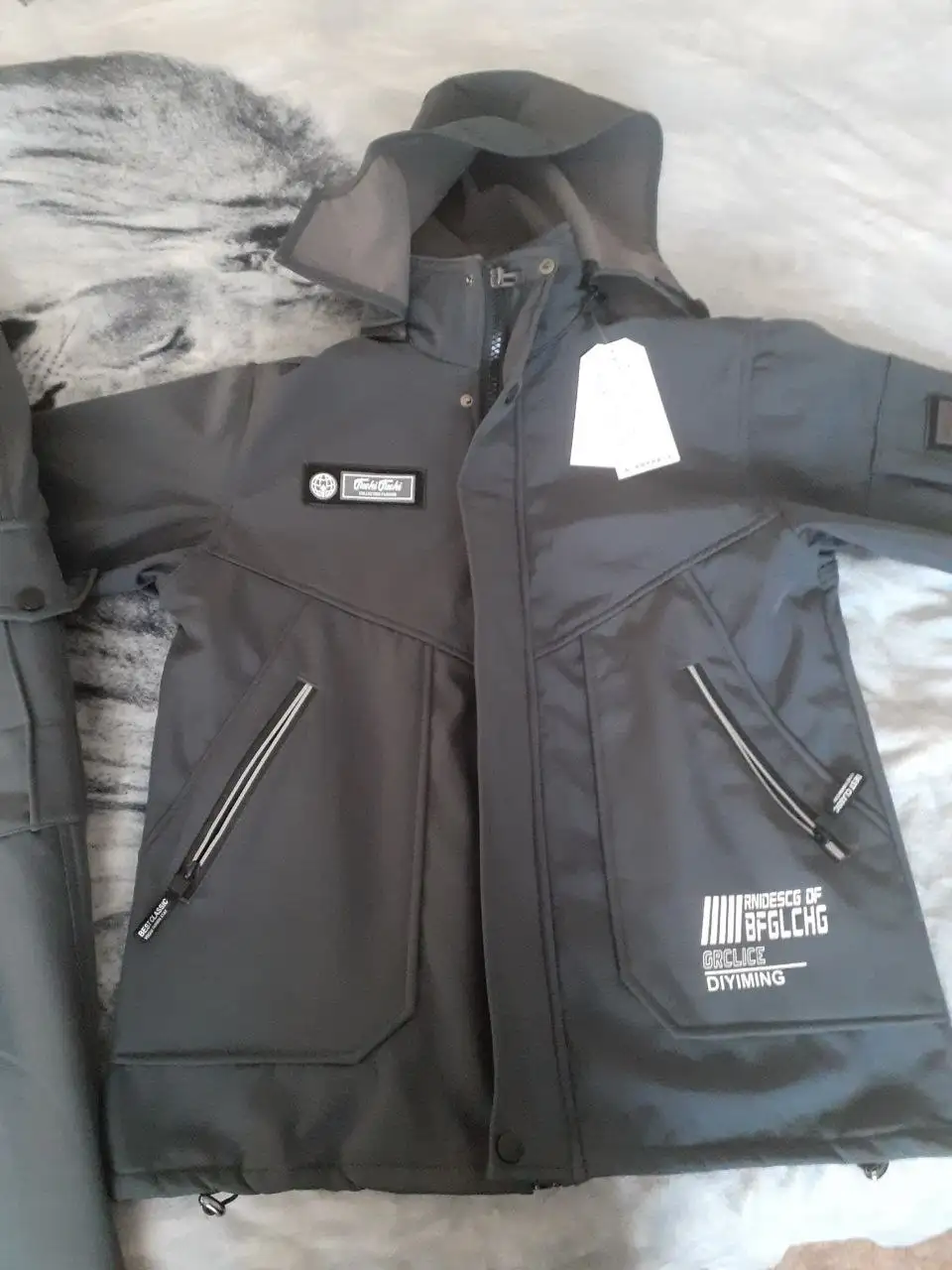 Продам новый легкий осенне-весенний костюм 48 размера - Костюмы (Одежда) в Неизвестно