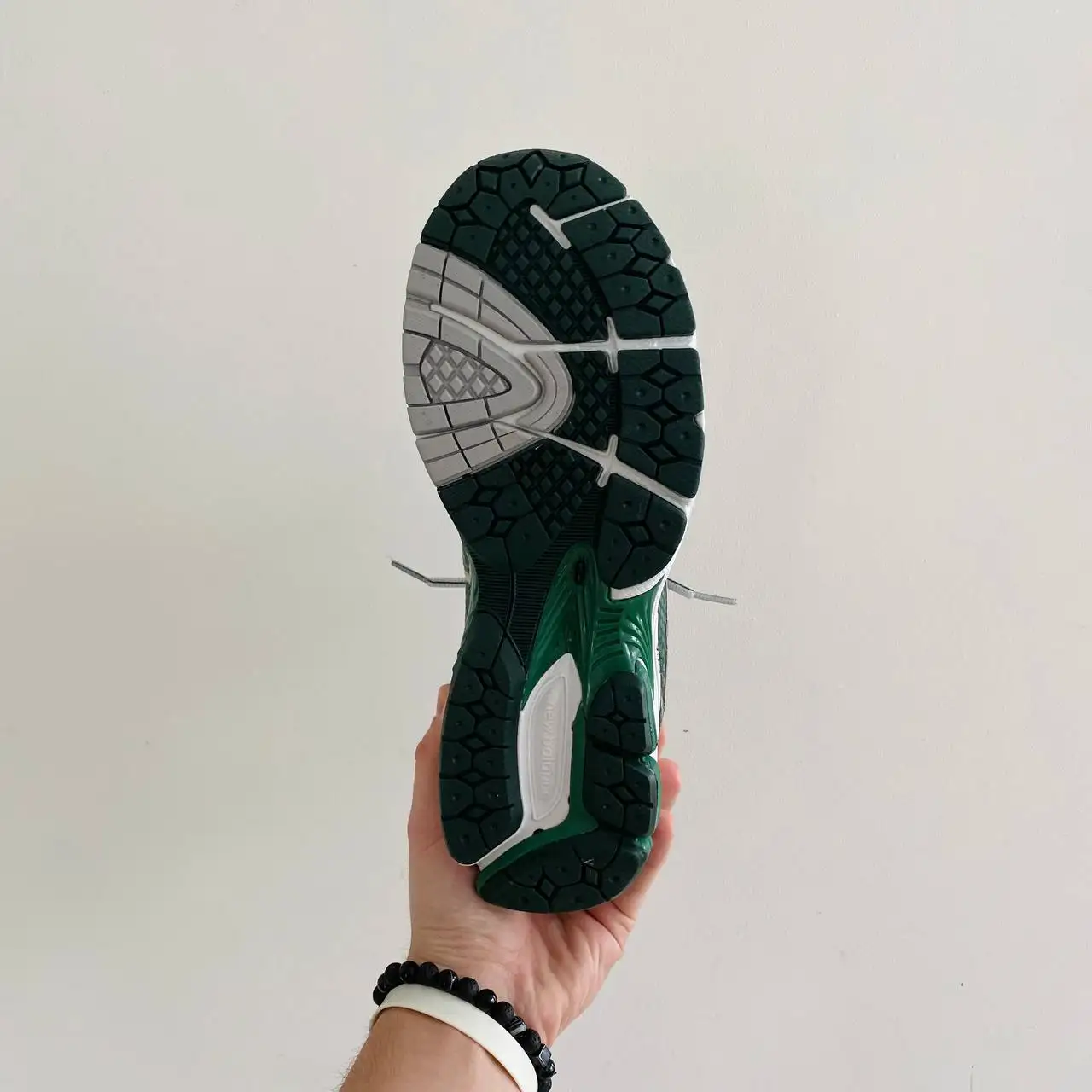 Мужские кроссовки новые в коробке - Обувь (Одежда) в Неизвестно