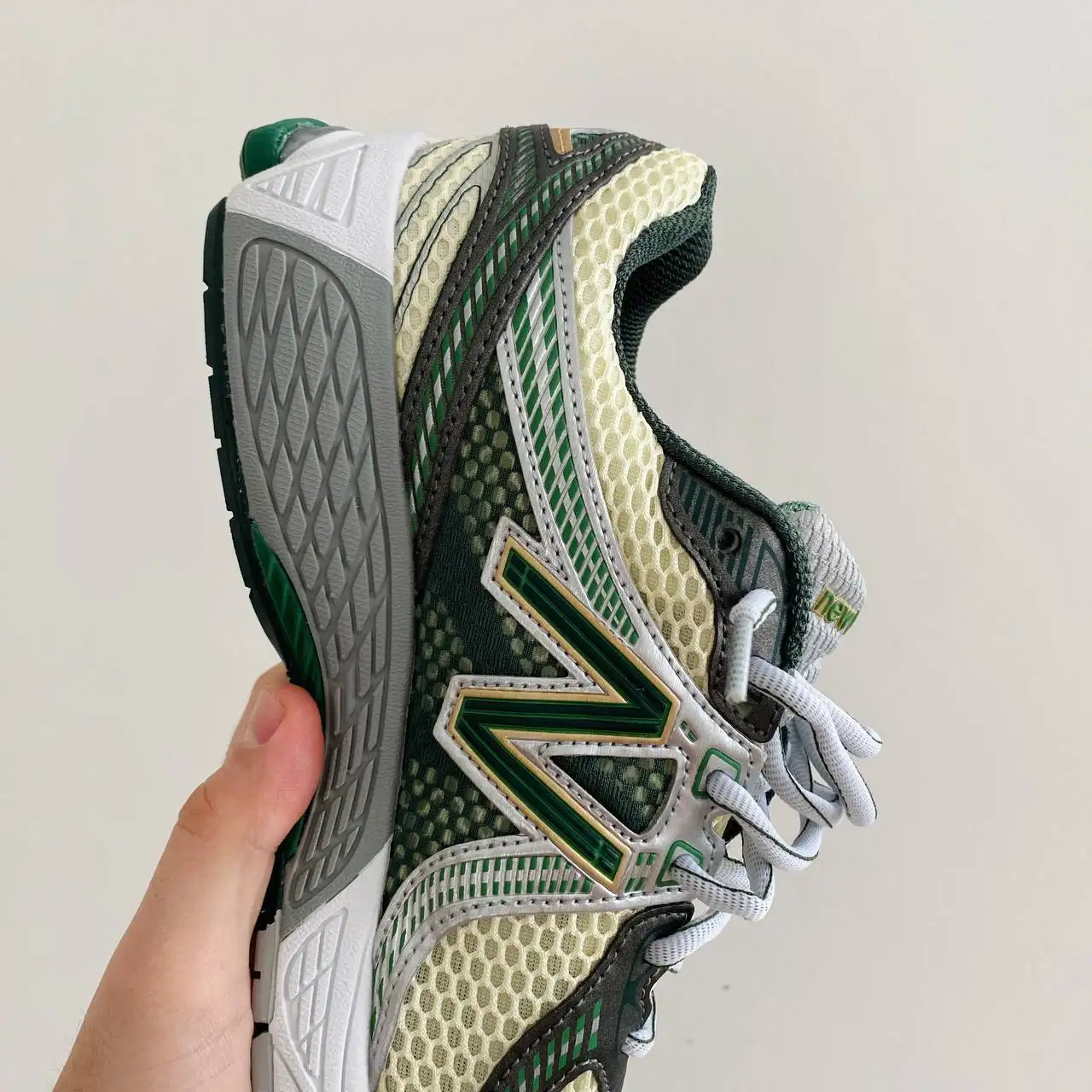 Мужские кроссовки новые в коробке - Обувь (Одежда) в Неизвестно