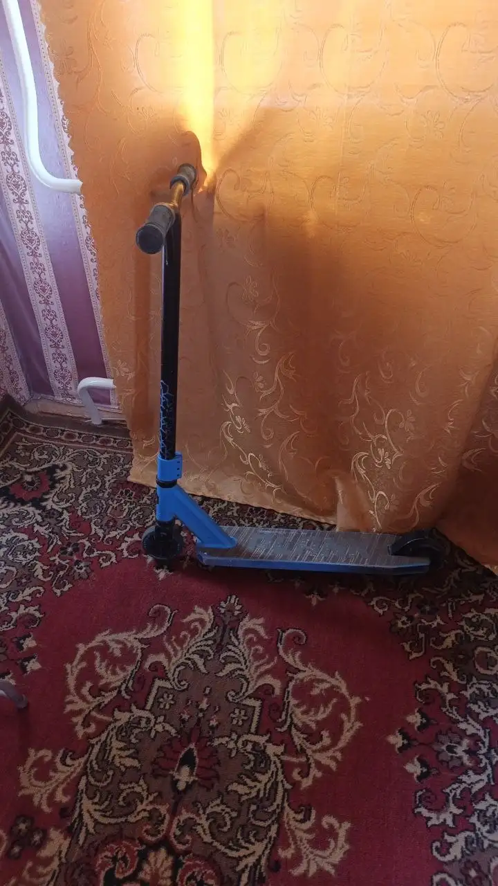 Продам трюковой самокат - Спорт и отдых (Барахолка) в Неизвестно