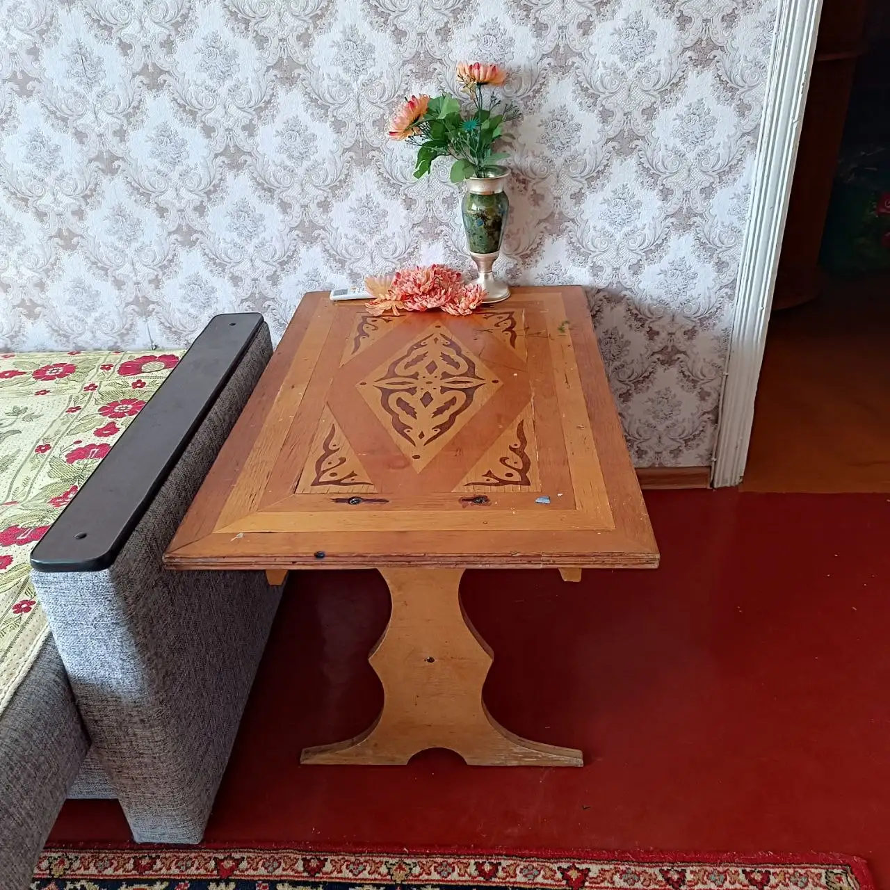 Продаются разные столы - Барахолка в Орск