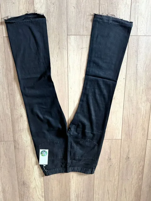 Продажа новых джинсов типа клеш - Спортивная одежда в Орск