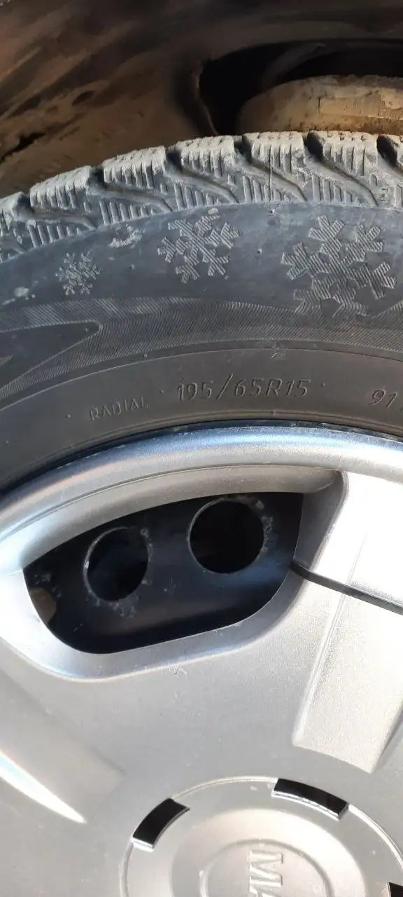 Продам комплект резины R15 4×100 в отличном состоянии - Шины и диски (Авто) в Орск