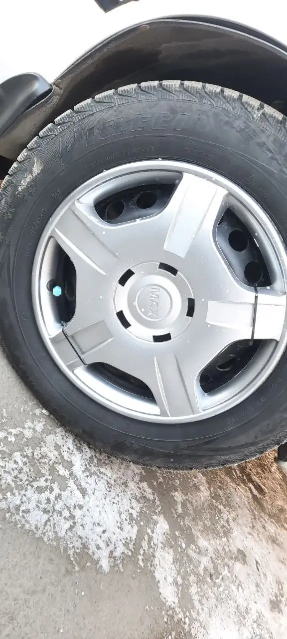 Продам комплект резины R15 4×100 в отличном состоянии - Шины и диски (Авто) в Орск