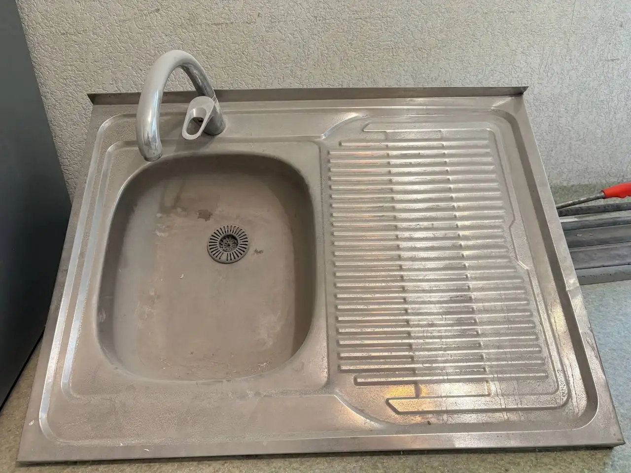 Кухонная мойка со смесителем и сифоном - Кухня (Для дома и дачи) в Орск