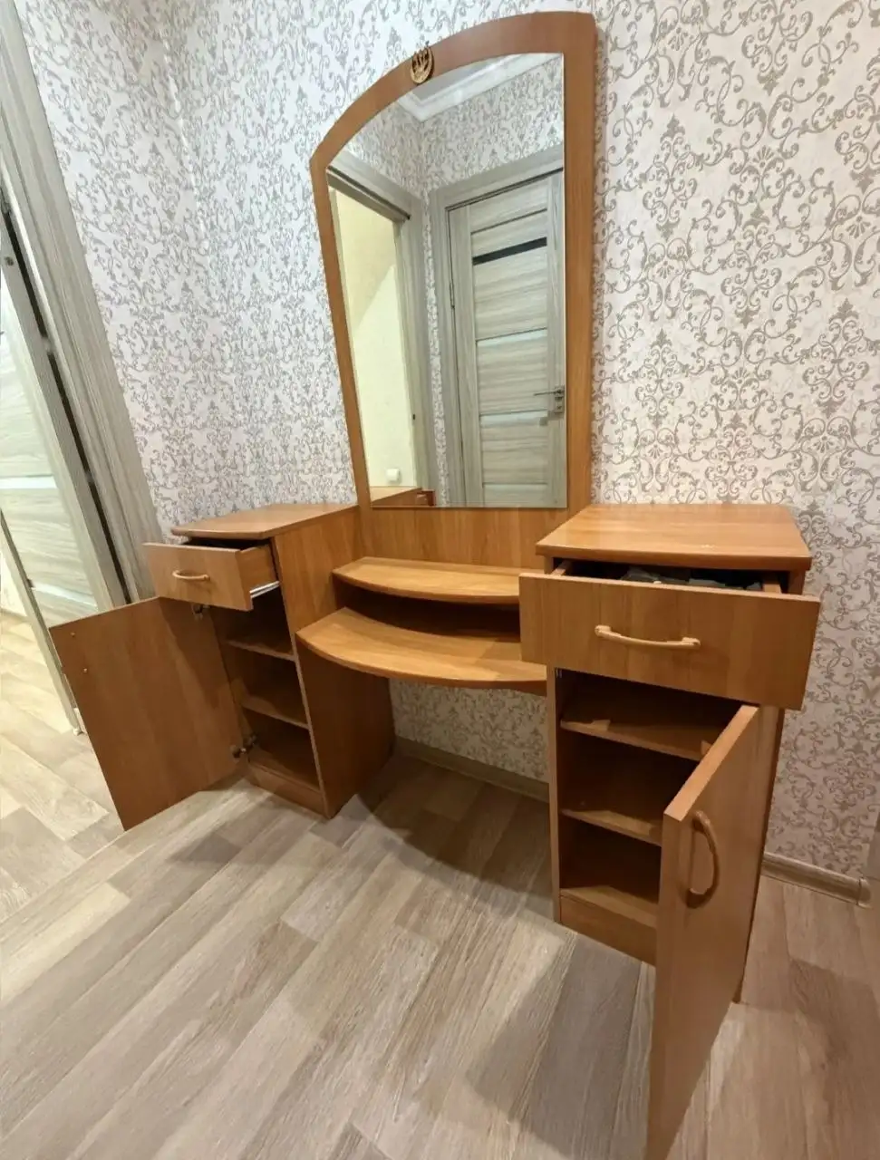 Туалетный столик 136х175 - Мебель (Для дома и дачи) в Орск