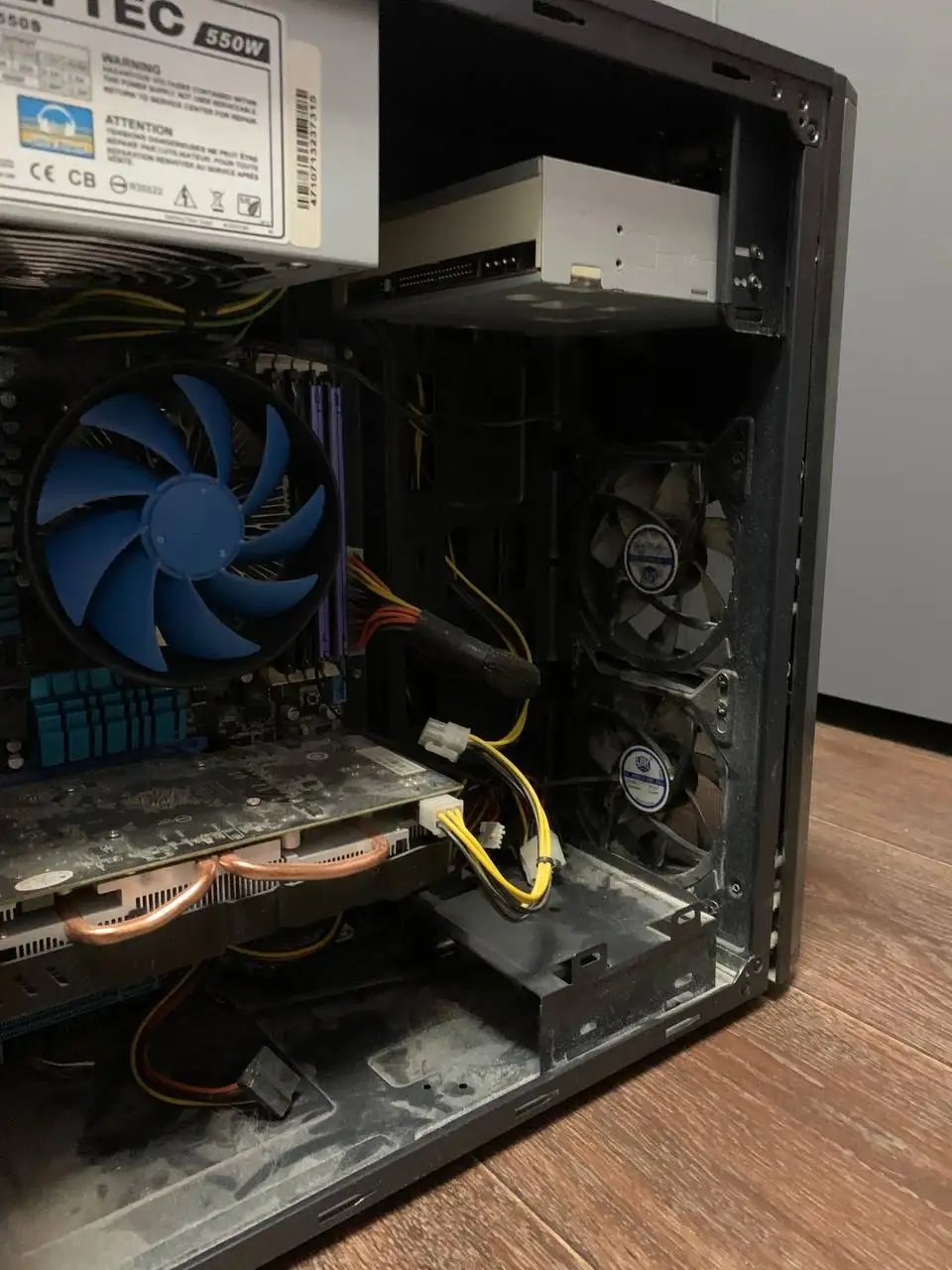 Продам компьютер с процессором AMD FX6300 и видеокартой RX580 - Компьютеры (Электроника) в Орск