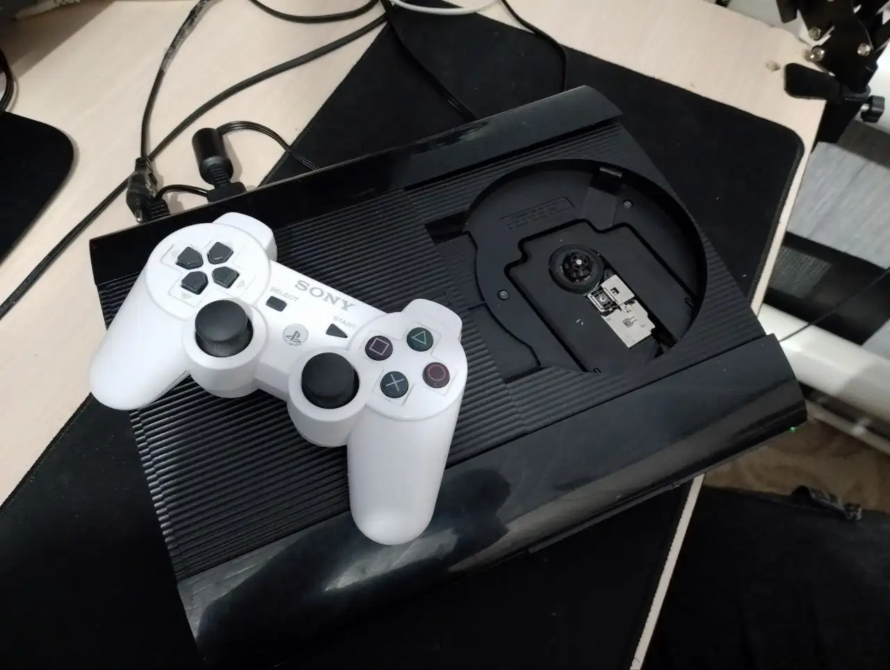 Продам PS3 Slim 12GB - Игровые консоли (Электроника) в Неизвестно