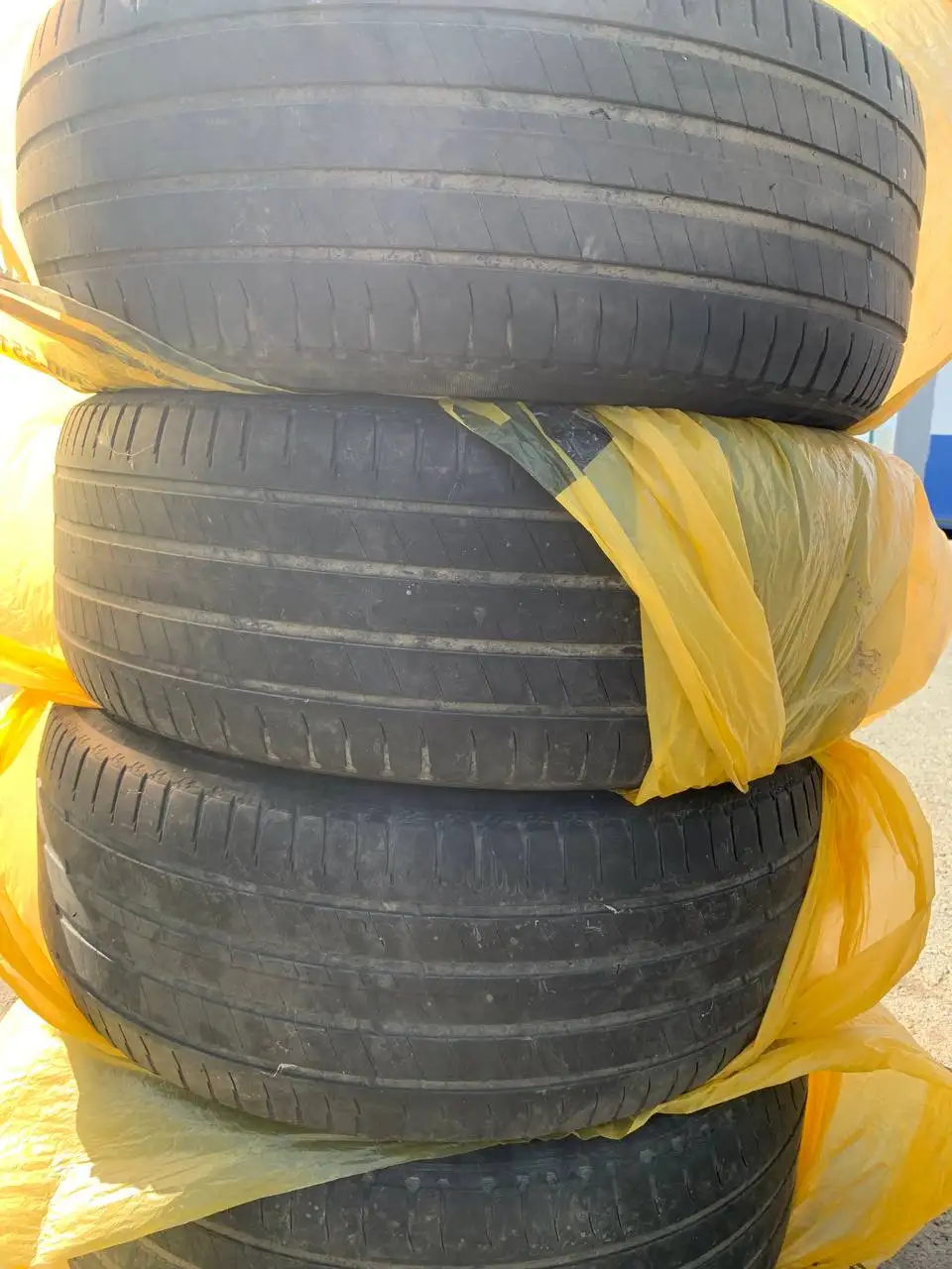 Резина Мишлен 235/55R18 - Шины и диски (Запчасти) в Орск