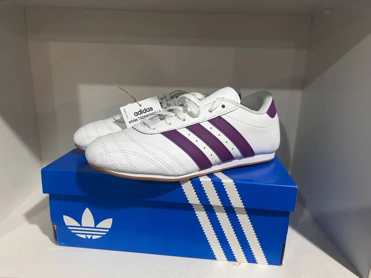 Продам новые кроссовки adidas - Обувь (Одежда) в Орск