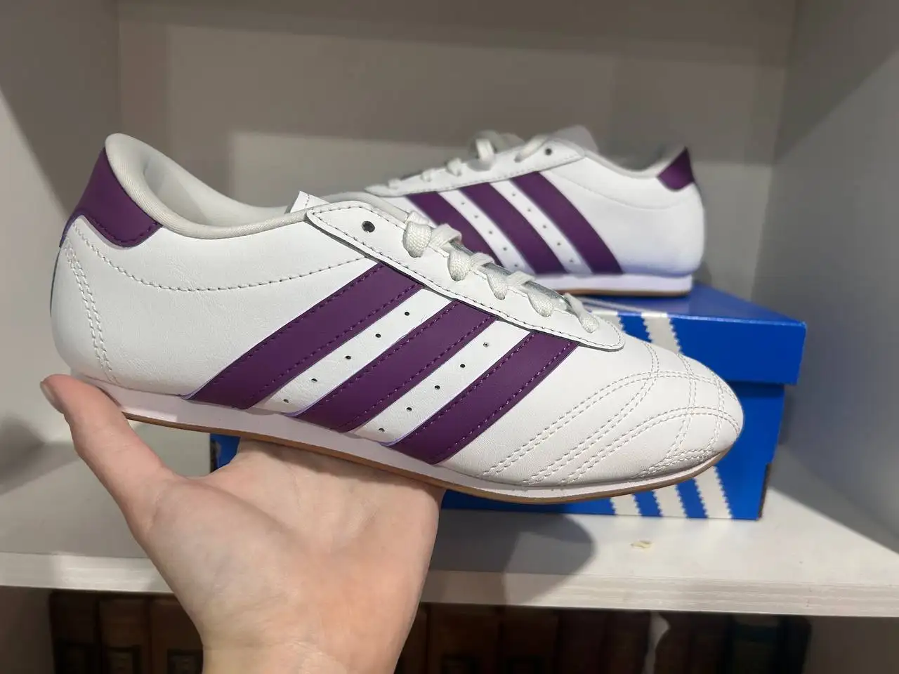 Продам новые кроссовки adidas - Обувь (Одежда) в Орск