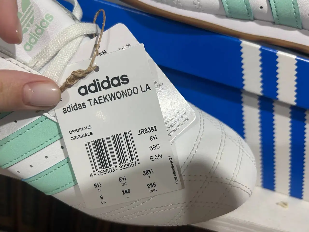 Продам новые кроссовки adidas - Обувь (Одежда) в Орск