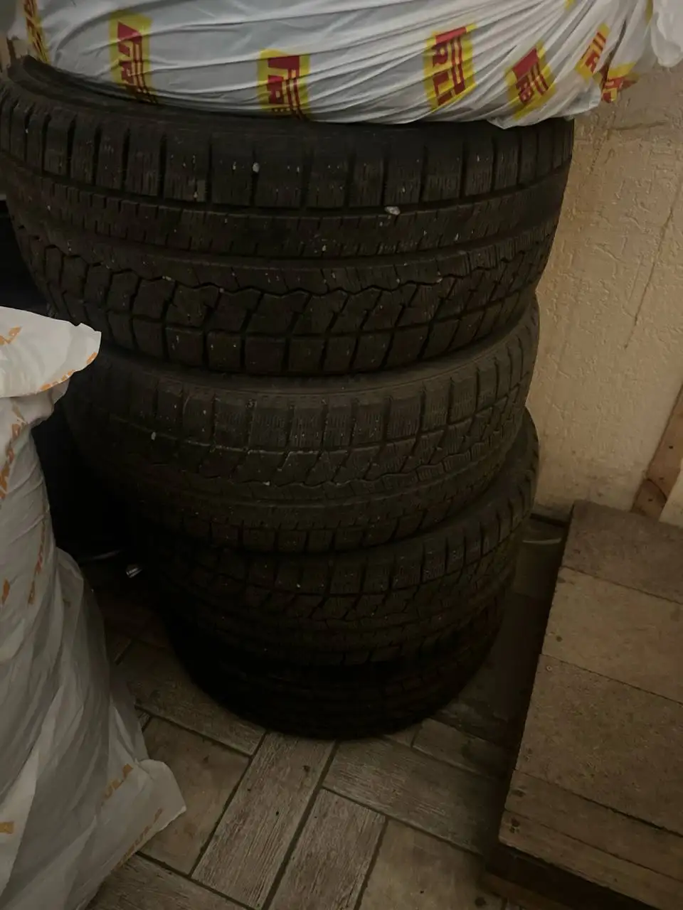 Продам зимнюю резину R18 - Шины (Авто) в Орск