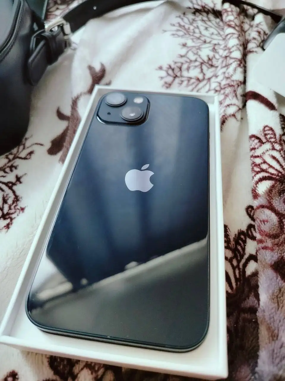 Продажа iPhone 13 128GB Midnight - Мобильные телефоны (Электроника) в Неизвестно