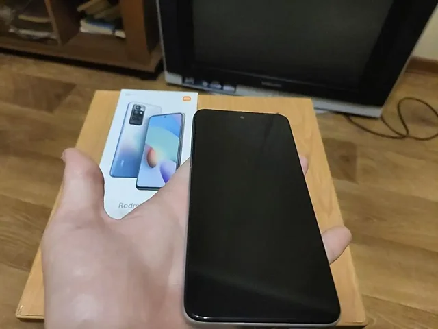 Продам Redmi 10 2022 4/64 - Наушники в Орск