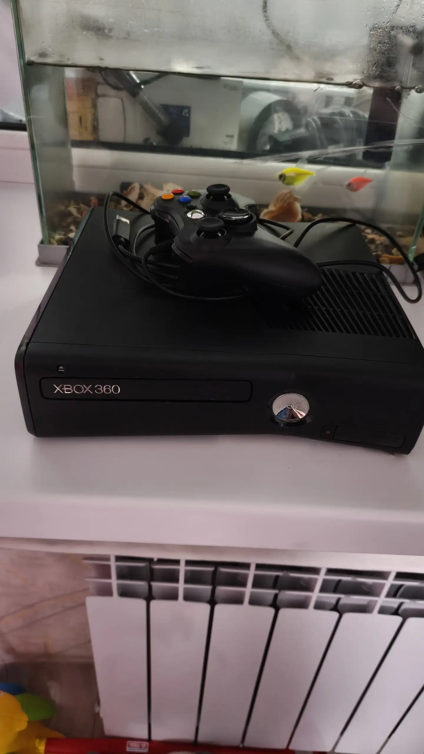 Продам игровую приставку с 2 джойстиками, прошитую, 40 игр - Игровые консоли (Электроника) в Неизвестно