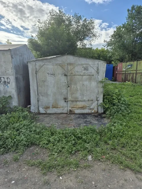 Продажа гаража на ул. Комарова - Недвижимость в Орск