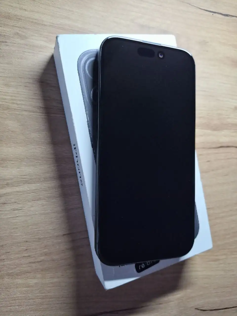 Продаю iPhone 16 256 ГБ в черном цвете - Смартфоны (Электроника) в Неизвестно