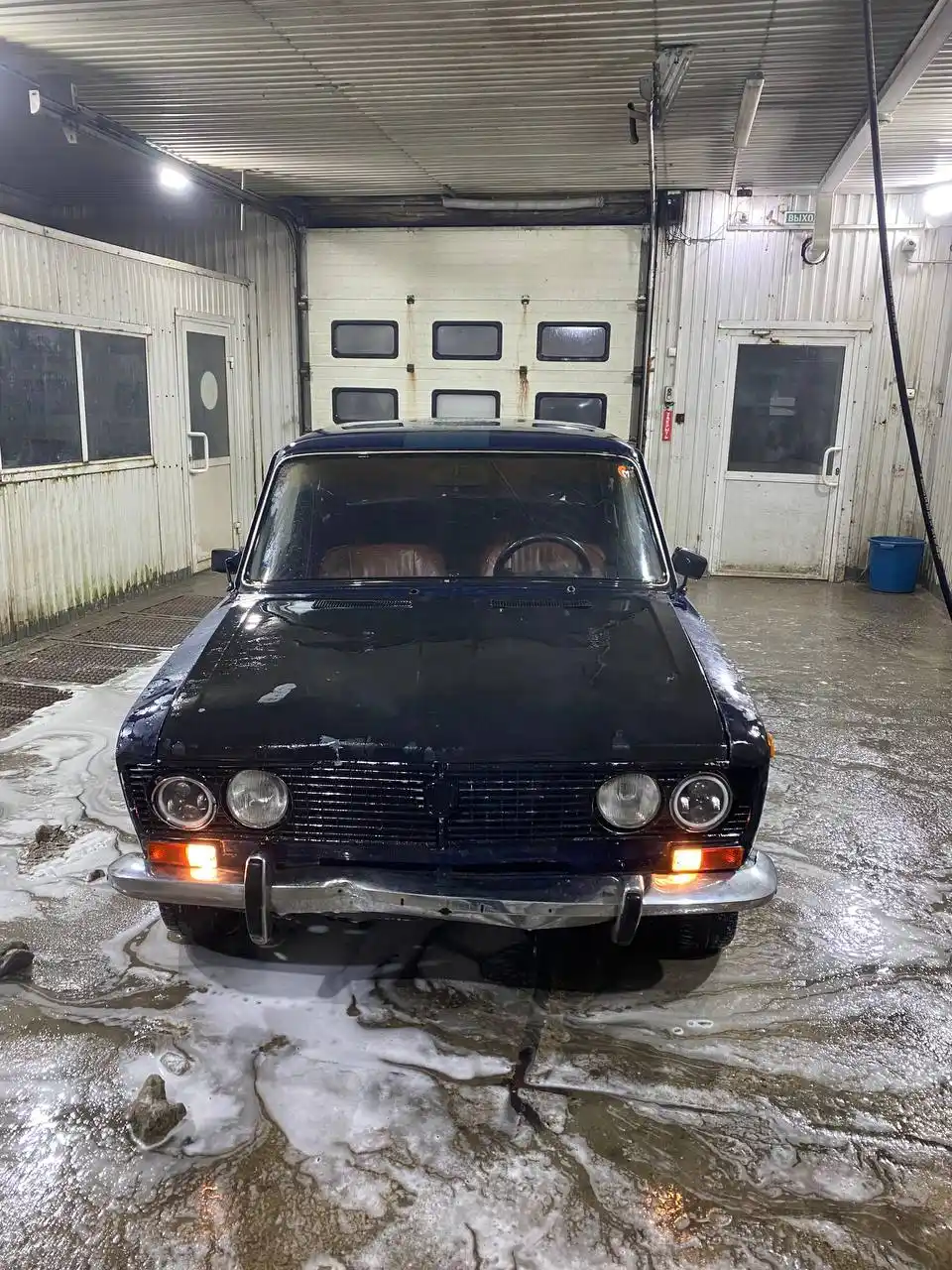 Автомобиль 1980 года